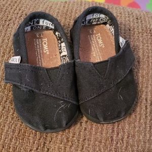 Tom's size 3